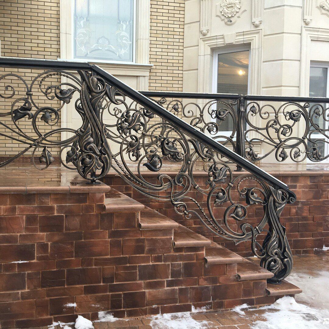 лестница на второй этаж на даче в Санкт-Петербурге и Беларуси